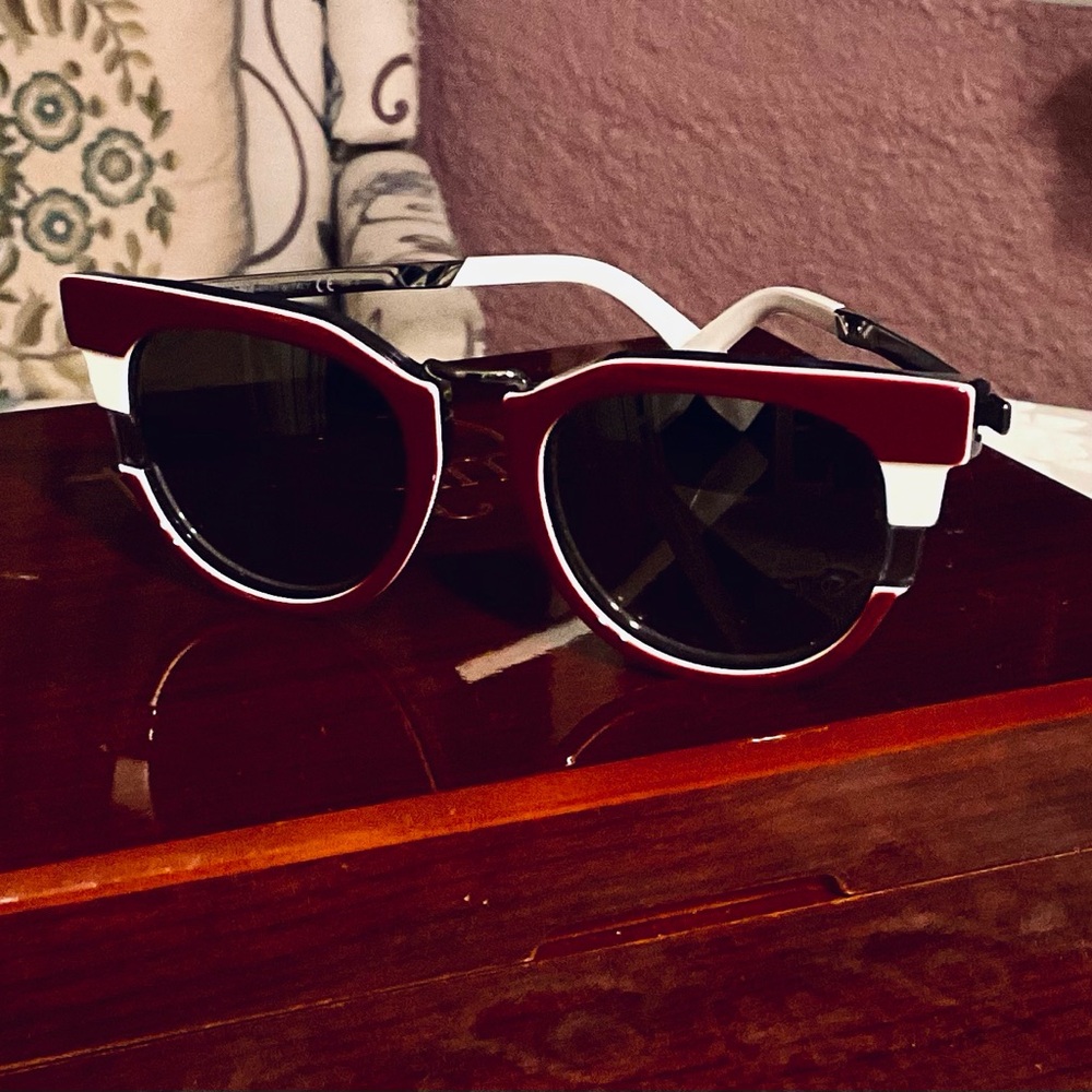 FENDI BURGUNDI & WHITE SUNGLASSES